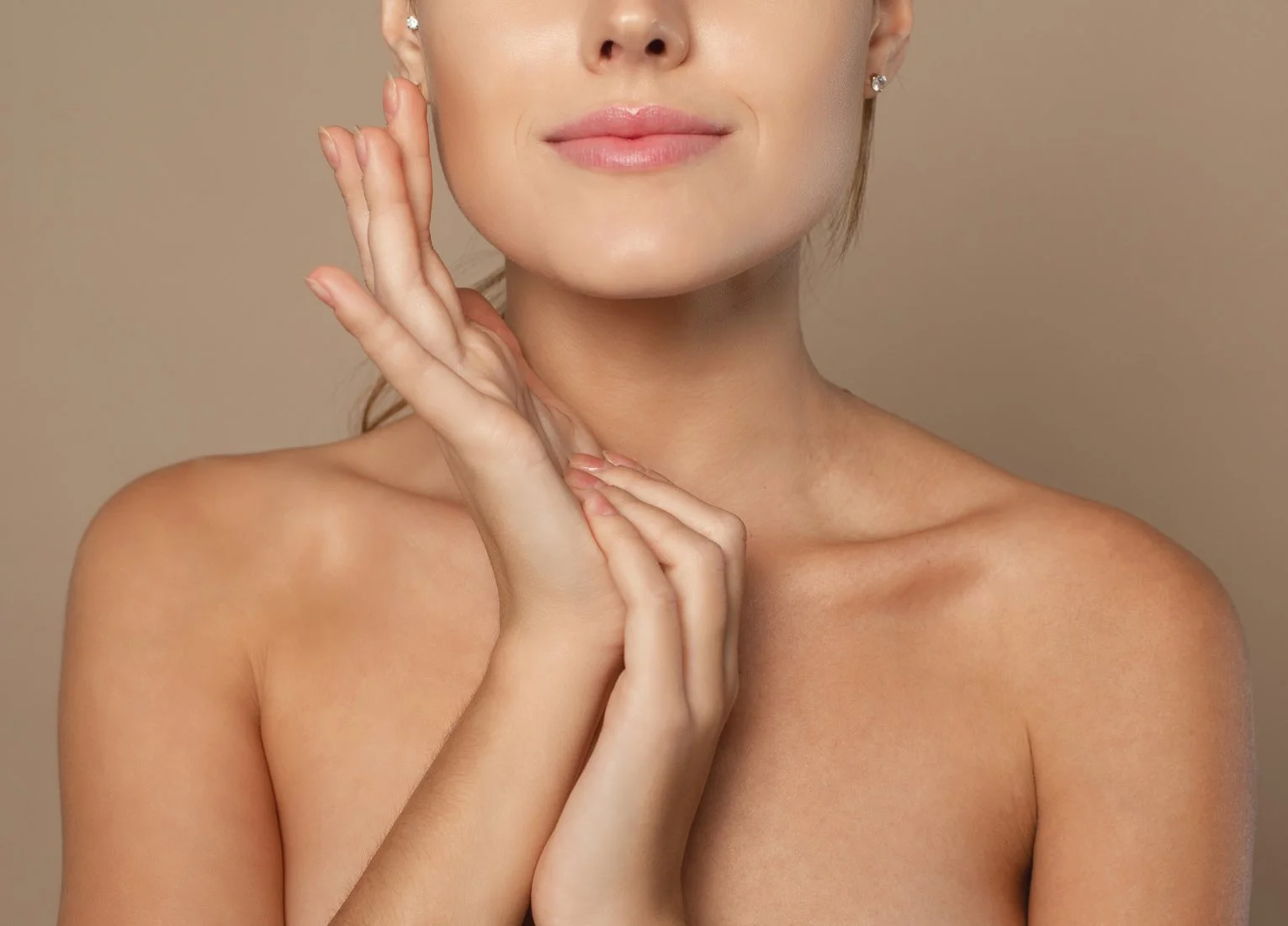smooth-tight-neck-of-a-woman