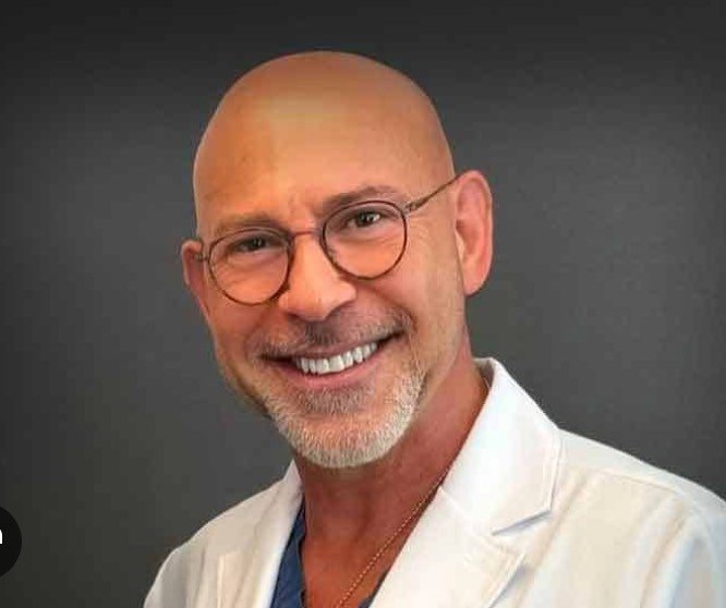 4. Dr. Ary Krau