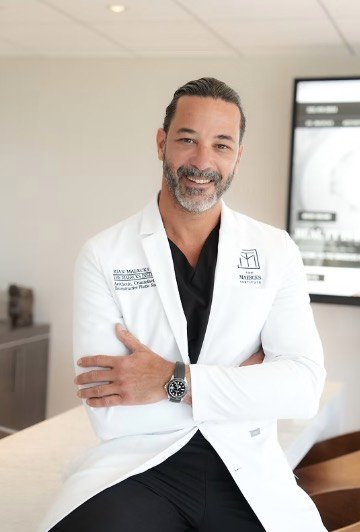 5. Dr. Rian Maercks
