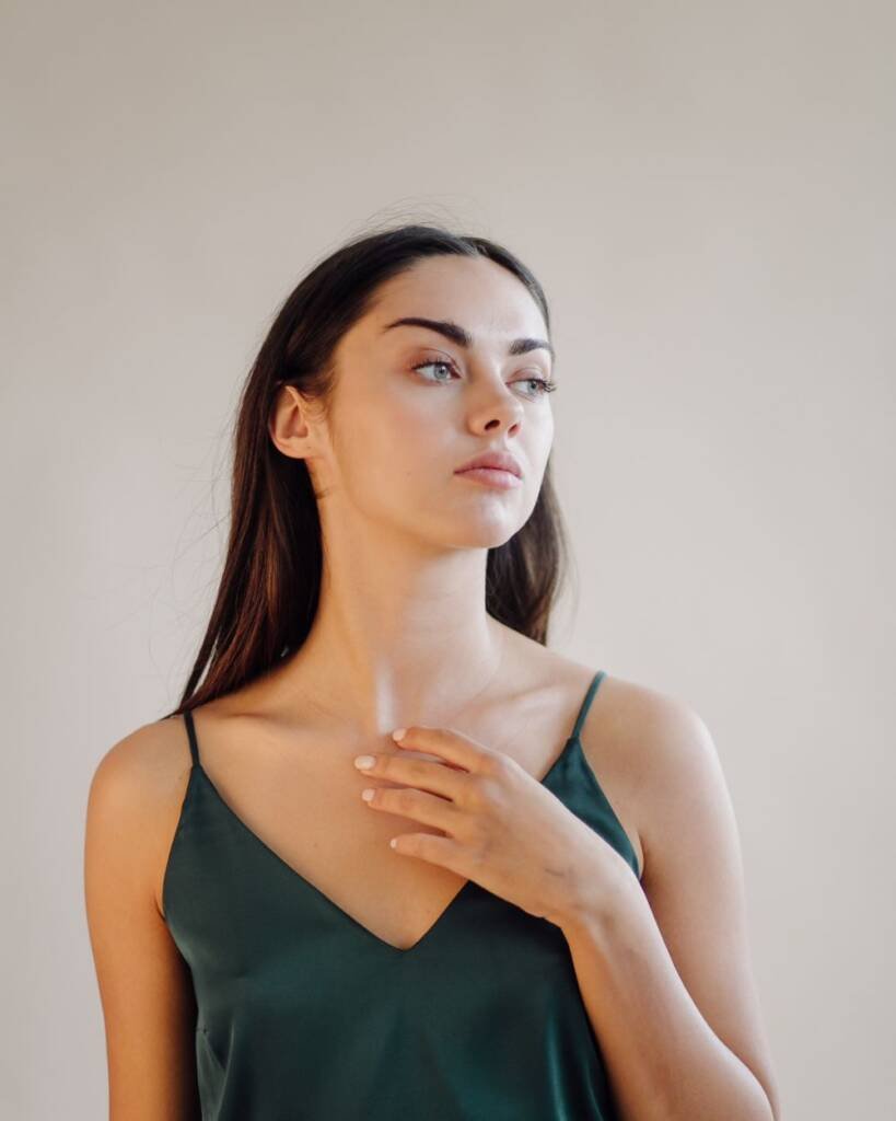 avatar Fashion portrait of young elegant woman